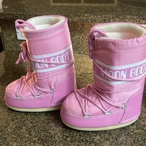 Moon Boots